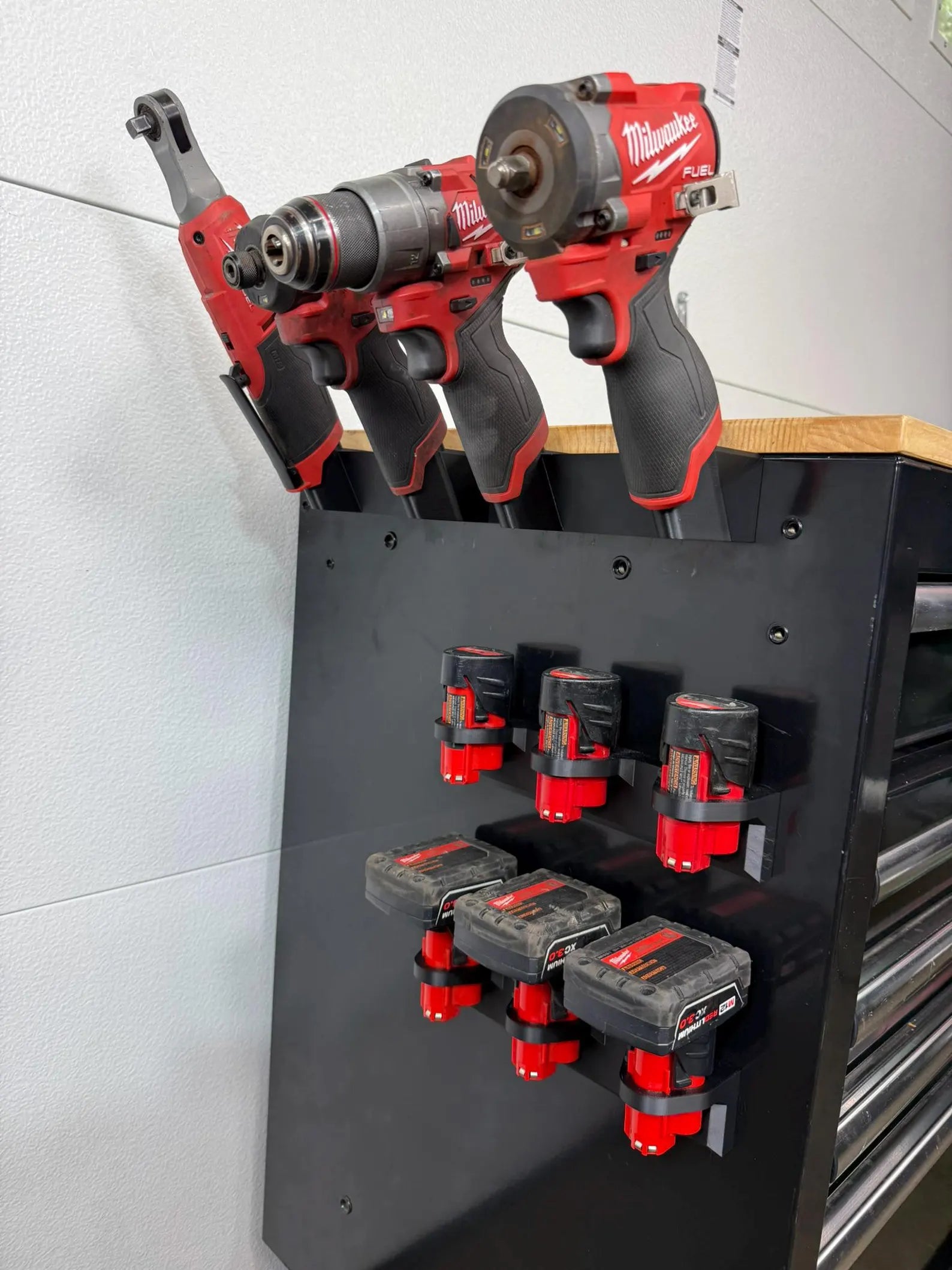 Magnetic Milwaukee M12 Battery Holder | Hanger